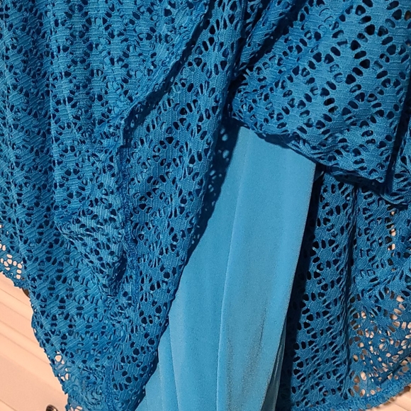 CLEARANCE /Make an offer! Slinky Brand Cold Shoulder top sz M - Picture 3 of 6